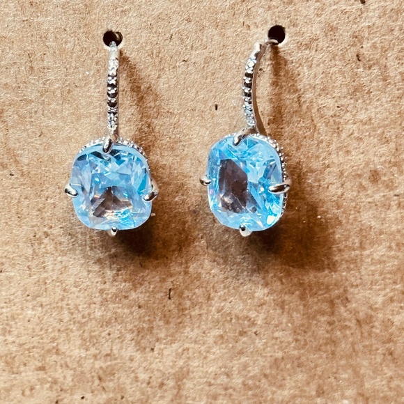 Silver Tone Earrings w/Oval Lab Created Pale Blue Stones NWOT - Picture 8 of 13